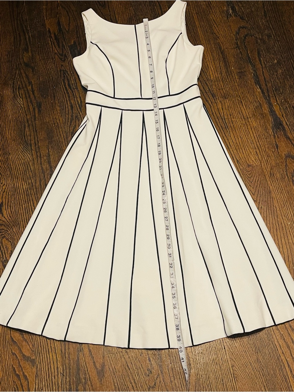 Withe house black market elegant Cream A-Line Dress with Contrast Piping size 2 - Picture 11 of 13